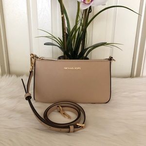 💐 MICHAEL KORS Jet Set Xbody Bag